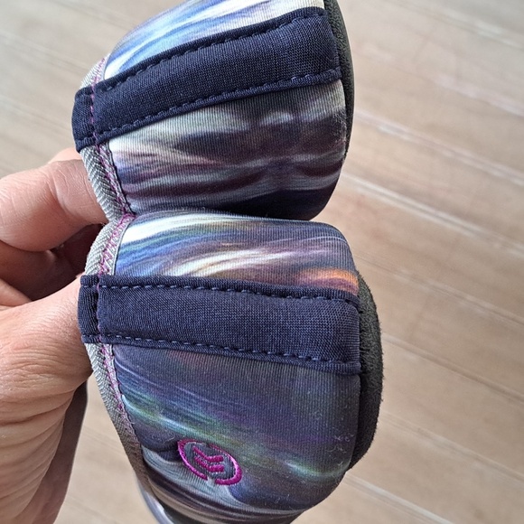 Isotoner Stretch Washable Rubber Sole Memory Foam Comfort Ballerina Flats - Picture 4 of 10